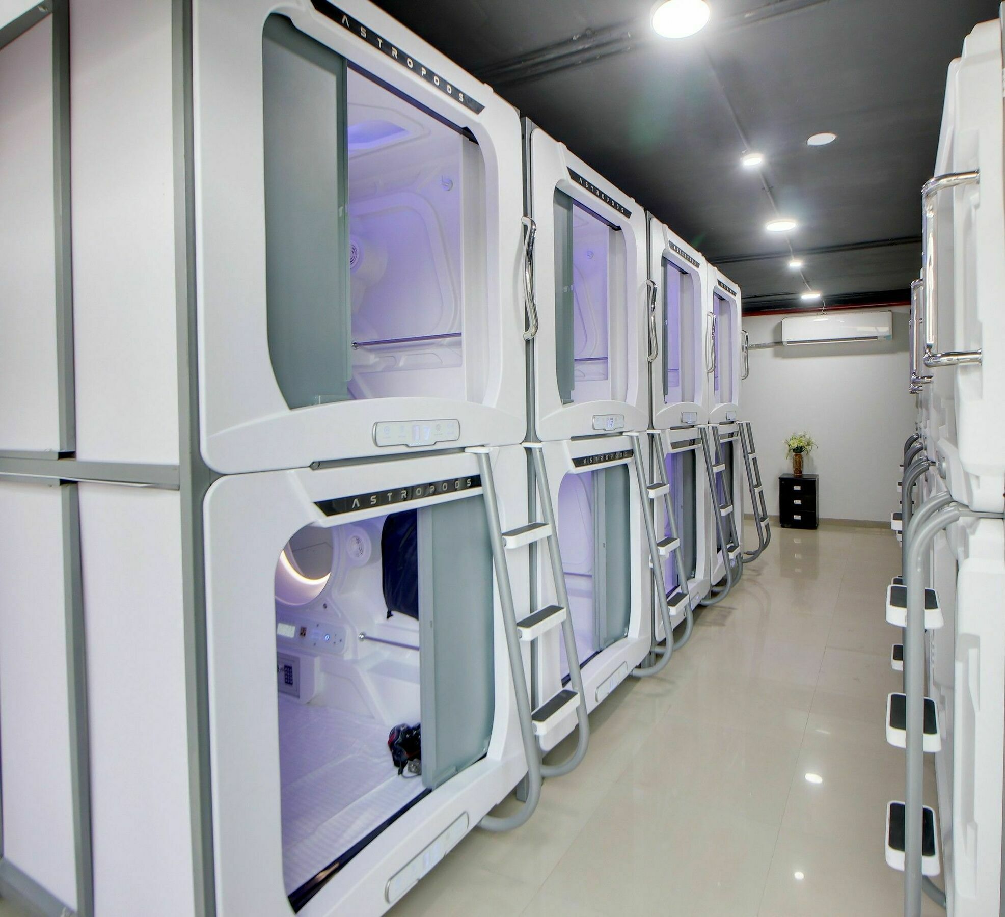 Hotel Astropods Airport, Mumbai. Экстерьер фото